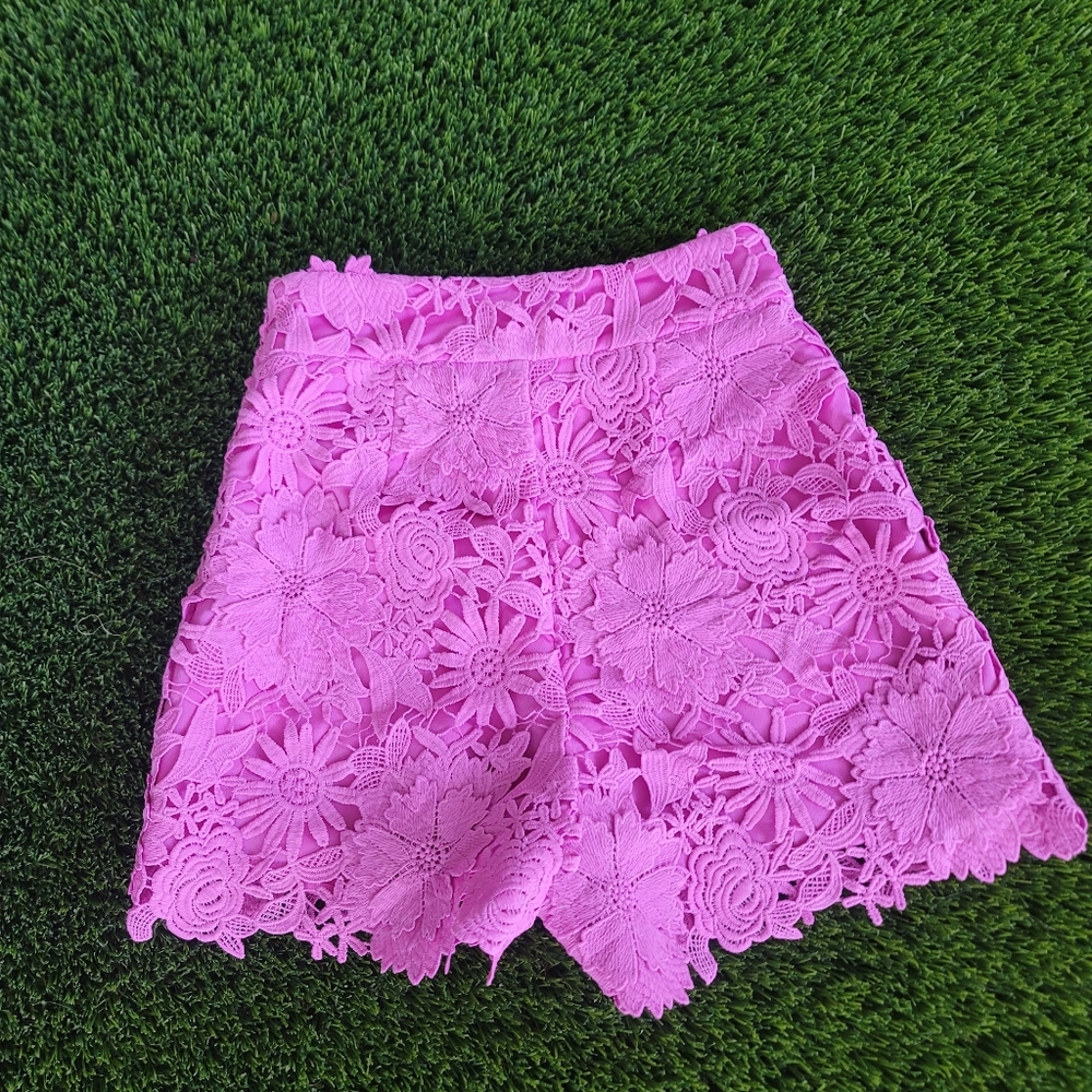 ✨ Brand New with Tags! ✨Marciano by Guess Lace Shorts – Size 0 💖